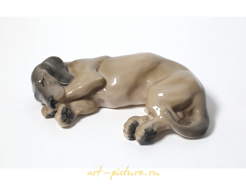 法尔波陶瓷小雕像“腊肠犬”。皇家哥本哈根