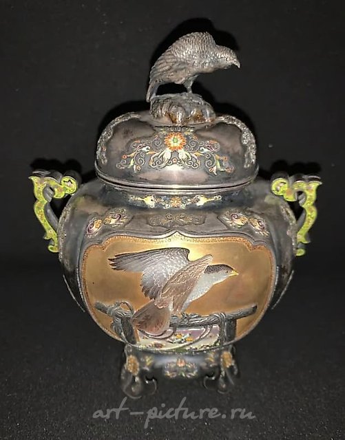 Japanese Koro vase (incense burner) in silver with colored enamel and gold lacquer, adorned with Shibayama.