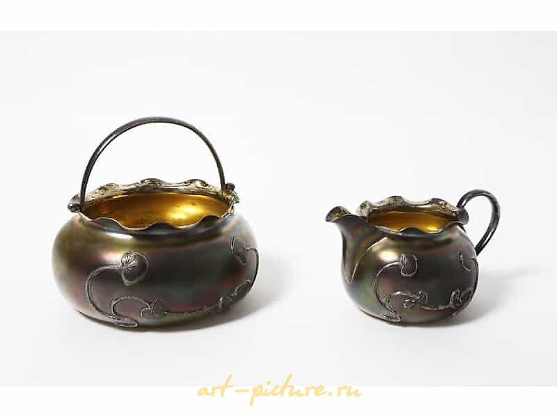 Silver sugar bowl and creamer. Russia, 1899-1908.