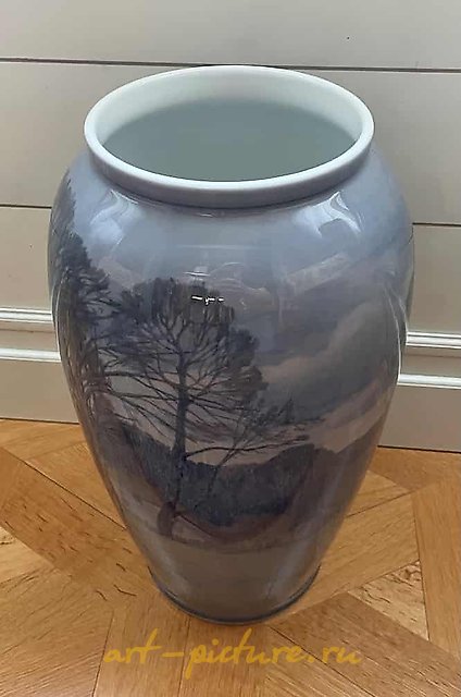 Unique porcelain vase with a rural landscape, Amalie Schou, 44 cm. Bing & Grondahl
