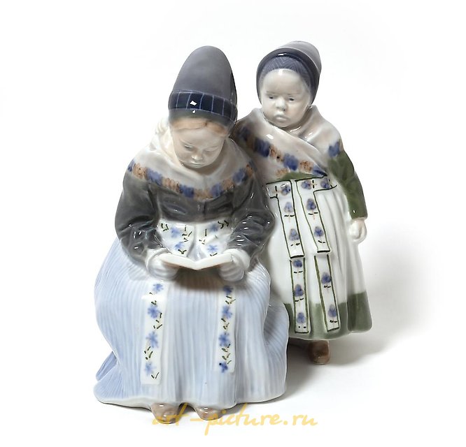 A couple of girls. Denmark, Copenhagen, Royal Copenhagen.