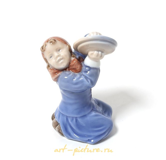 The girl with the plates. Denmark, Copenhagen, Royal Copenhagen.