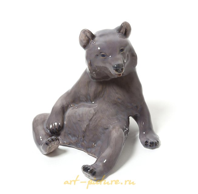 The translation of "Медведь" into English is "Bear."