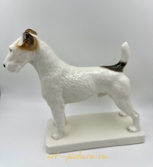 Статуэтка "Фокстерьер", произведена в 1910. Passau ﻿/ Пассау, Германия
