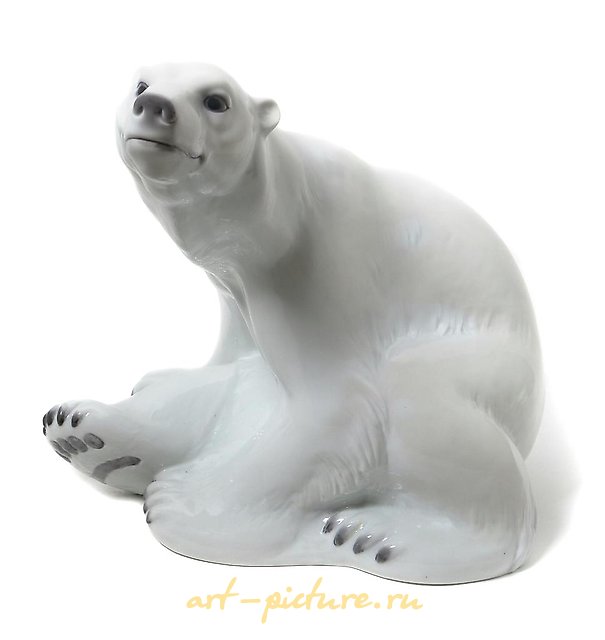 瓷制雕像 “白熊”。Bing Grondahl。