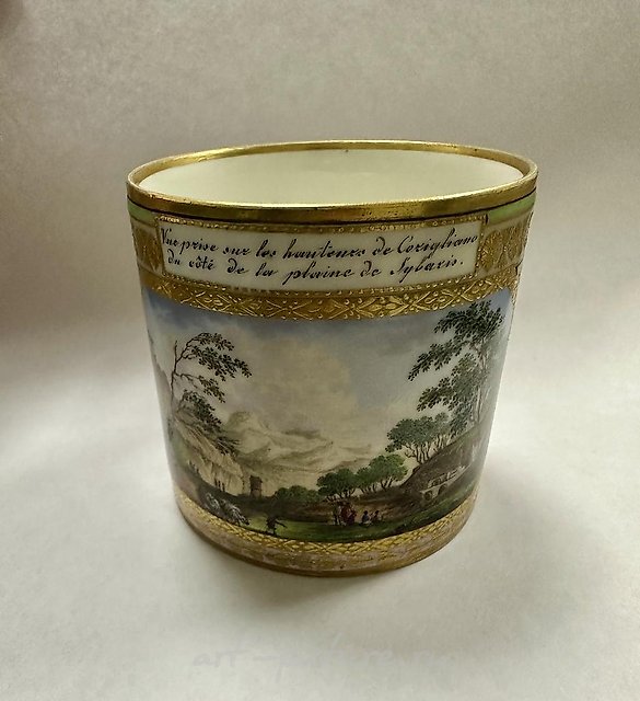 The text translates to: "A porcelain cup, polychrome, geographical miniature, Vienna, 1800."