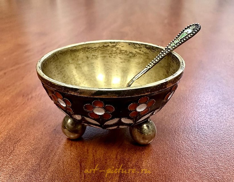Salt shaker with spoon, enamel, gilding