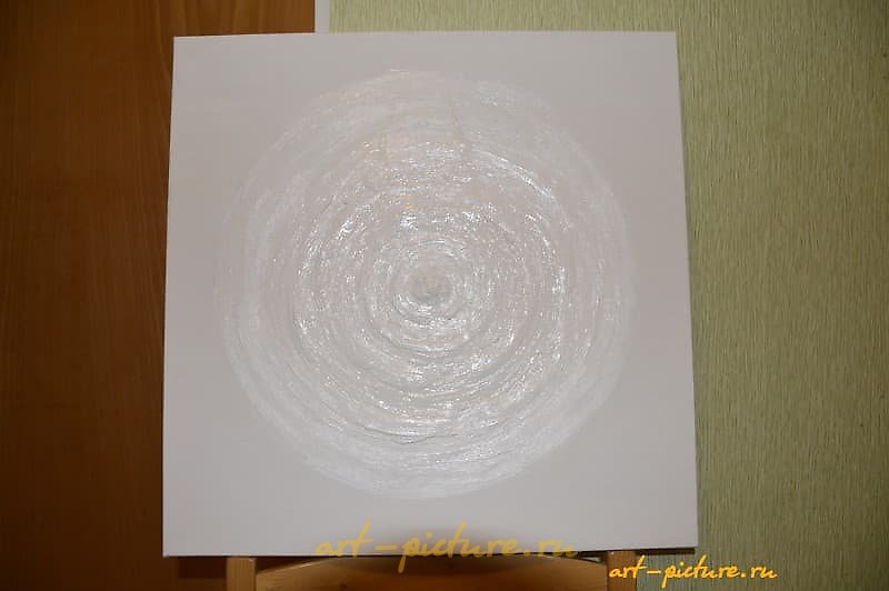 The translation of the text is: "White Circle by Sidorov, canvas, oil."