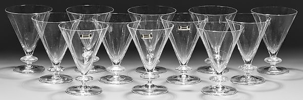 Mid Century - Trinkglasservice "Discus" / "Saturn"

The Mid Century - Trinkglasservice "Discus" / "Saturn" is a remarkable example of glassware from the mid-20th century. This exquisite set of glassware is characterized by its sleek and modern design