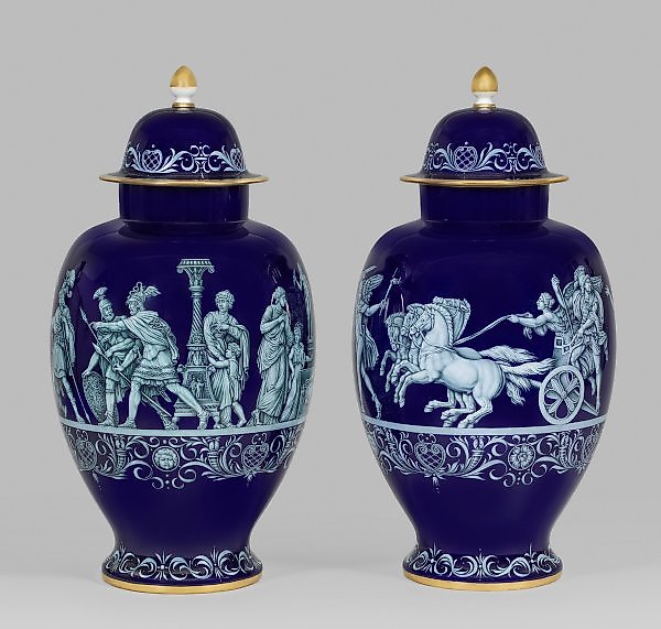 A pair of monumental Meissen vases with depictions from the cycle "The Entry of Alexander the Great into Babylon".