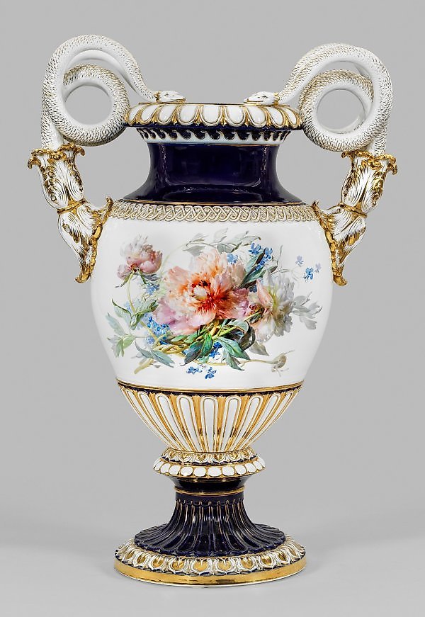 Монументальная ваза Мейсен с изображением Буше и цветочной живописью