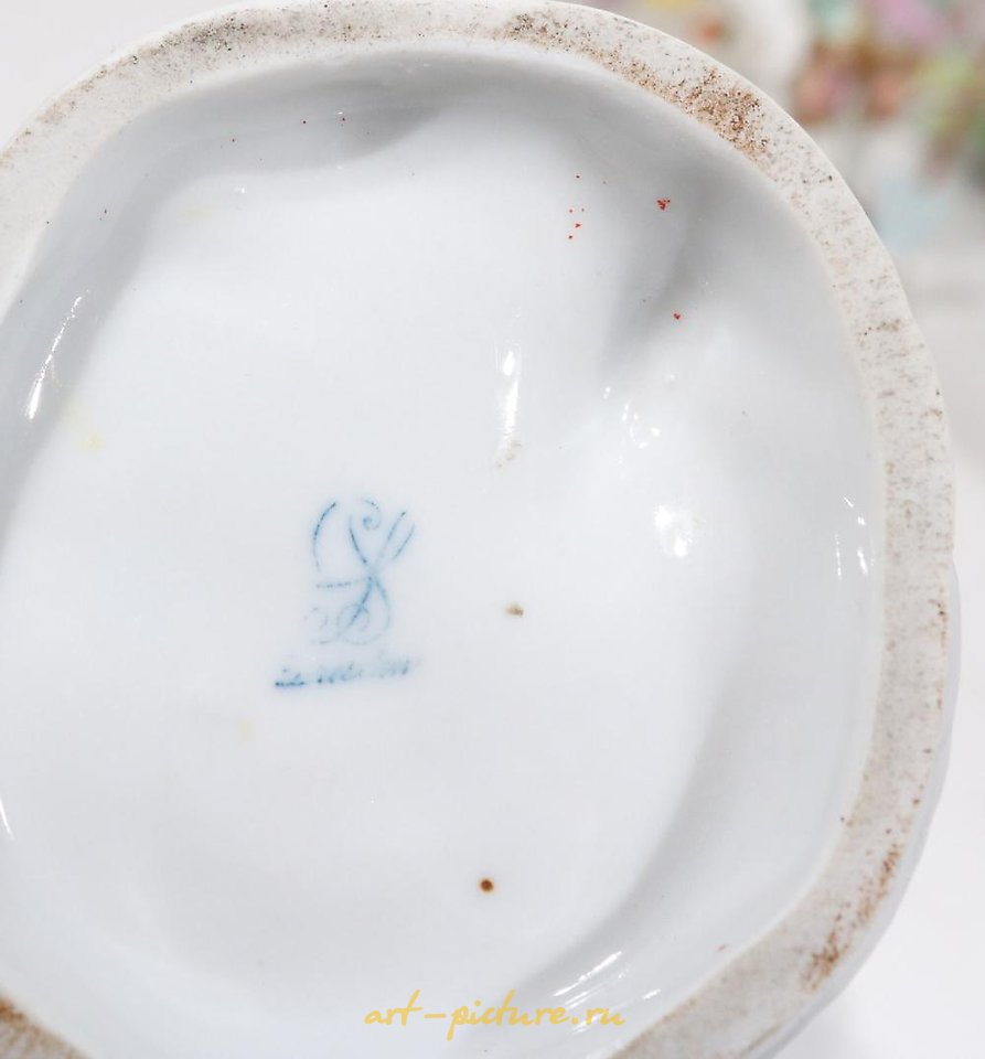 Royal Vienna Porcelain , Six Meissen Porcelain Small Figurines