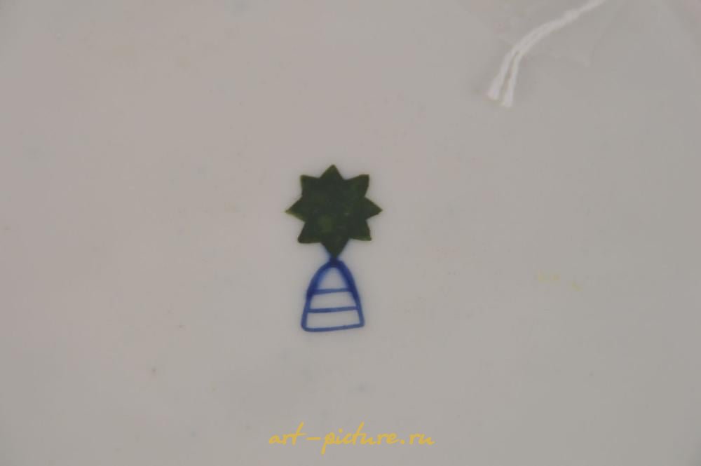 Royal Vienna Porcelain , Royal Vienna Painted Porcelain Box depicting Two Virgin Maid...