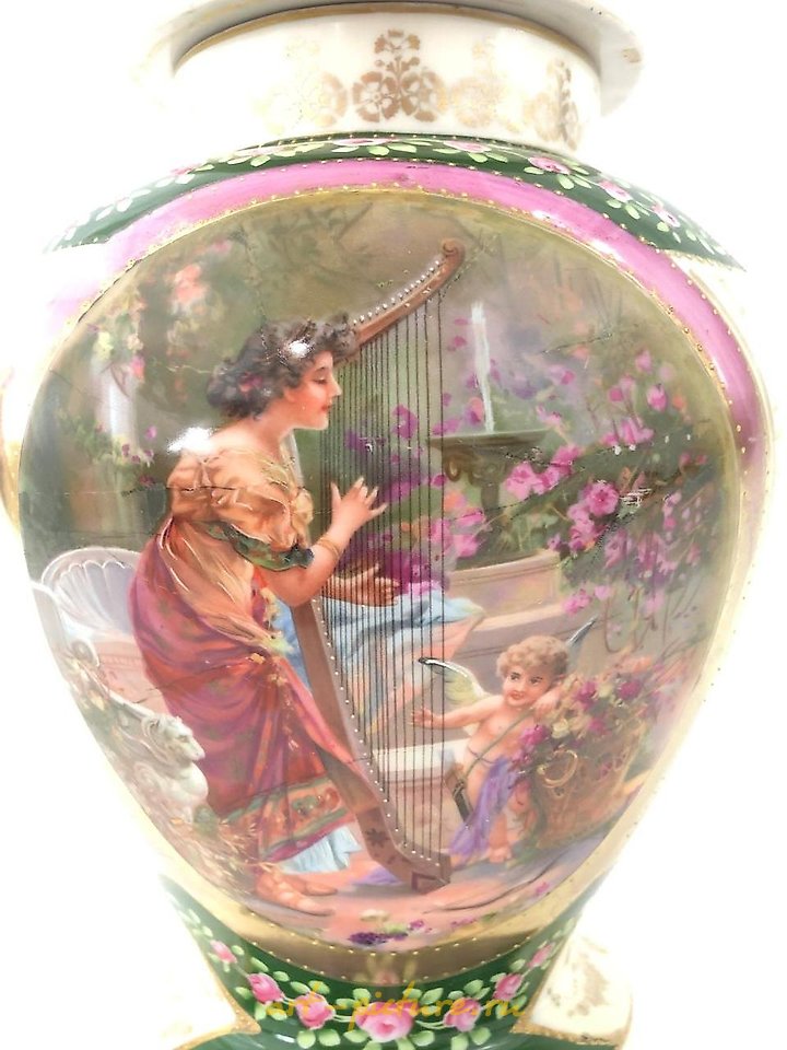 Royal Vienna Porcelain , Royal Vienna Gold Gilt Vase