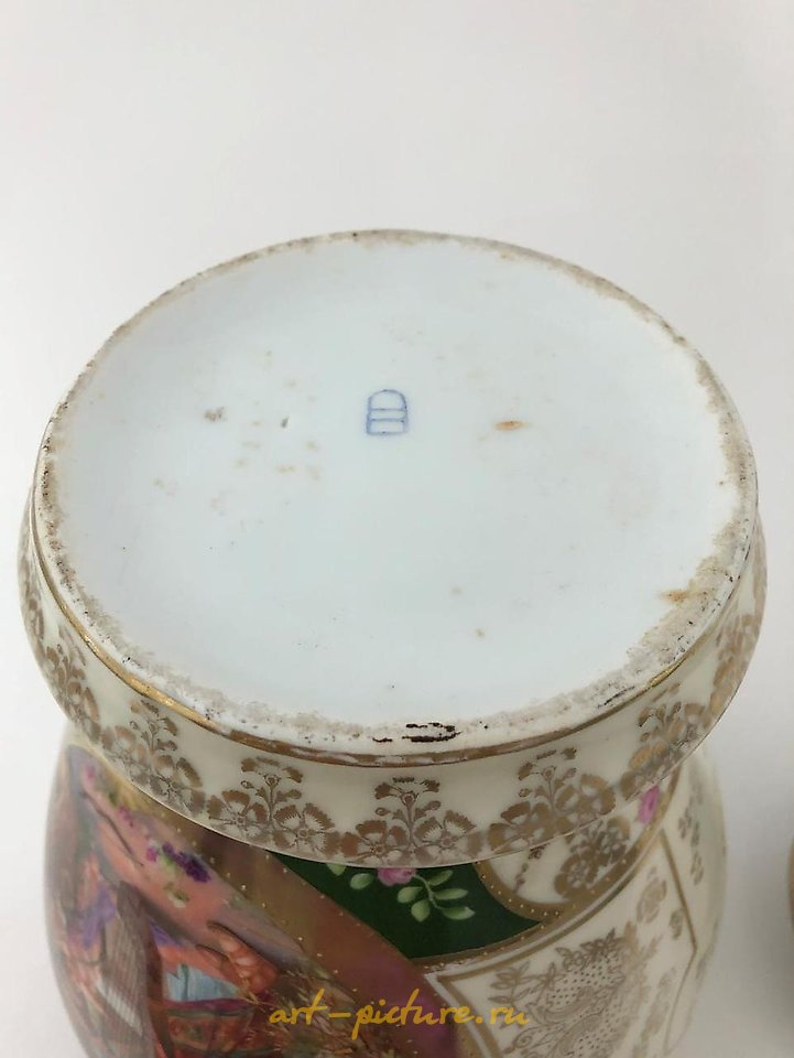 Royal Vienna Porcelain , Royal Vienna Gold Gilt Vase