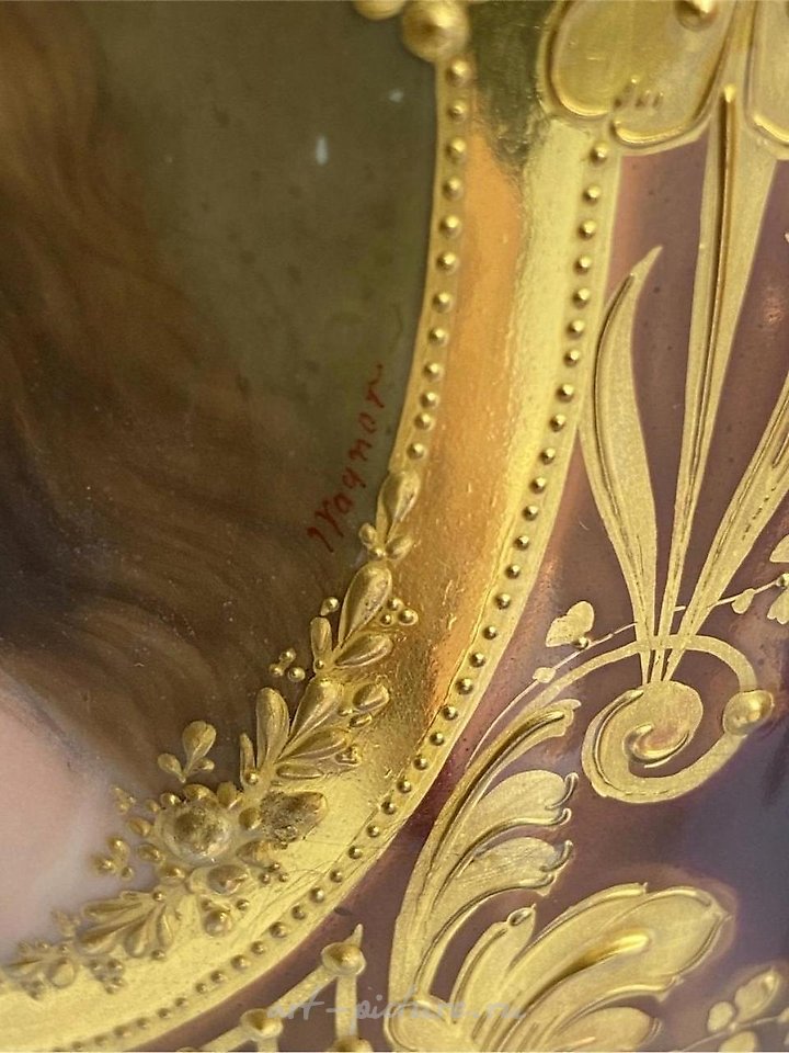 Royal Vienna Porcelain , A MAGNIFICENT ROYAL VIENNA PORTRAIT VASE