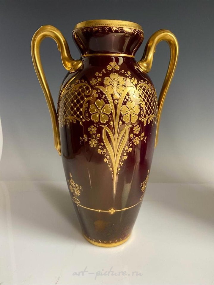 Royal Vienna Porcelain , A MAGNIFICENT ROYAL VIENNA PORTRAIT VASE
