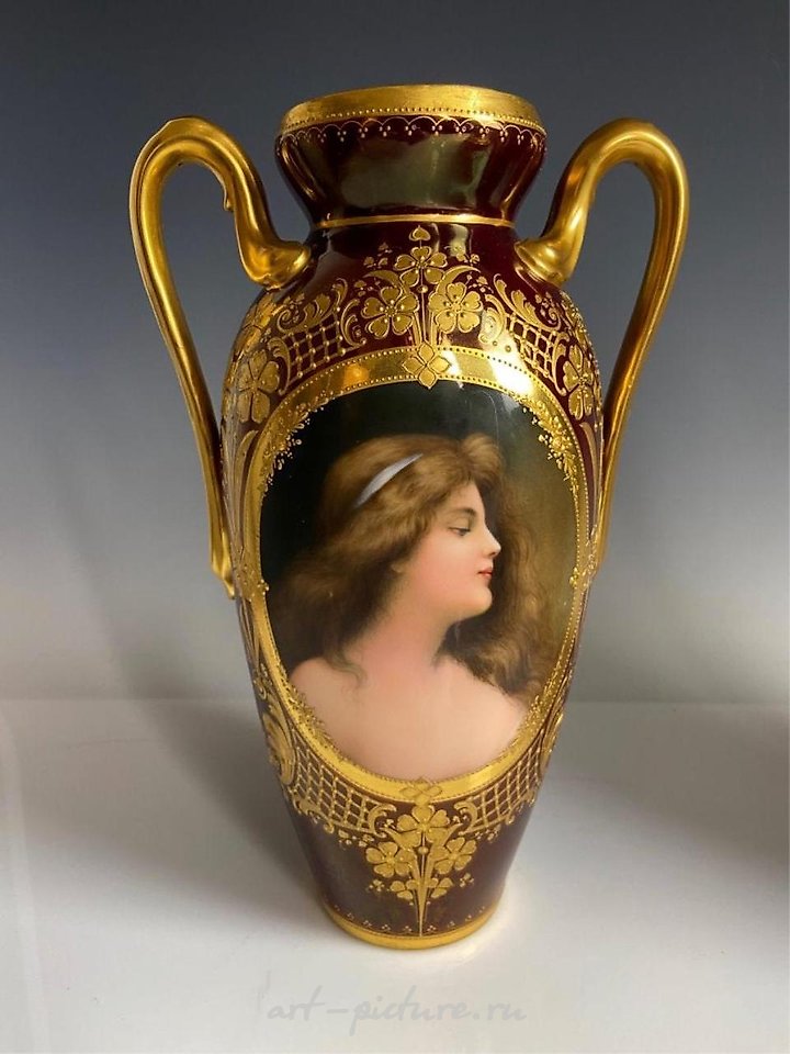 Royal Vienna Porcelain , A MAGNIFICENT ROYAL VIENNA PORTRAIT VASE