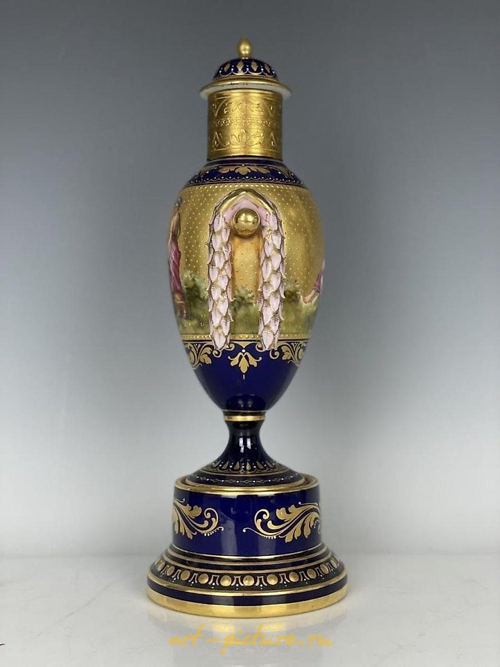 Royal Vienna Porcelain , 19TH C. ROYAL VIENNA PORCELAIN VASE