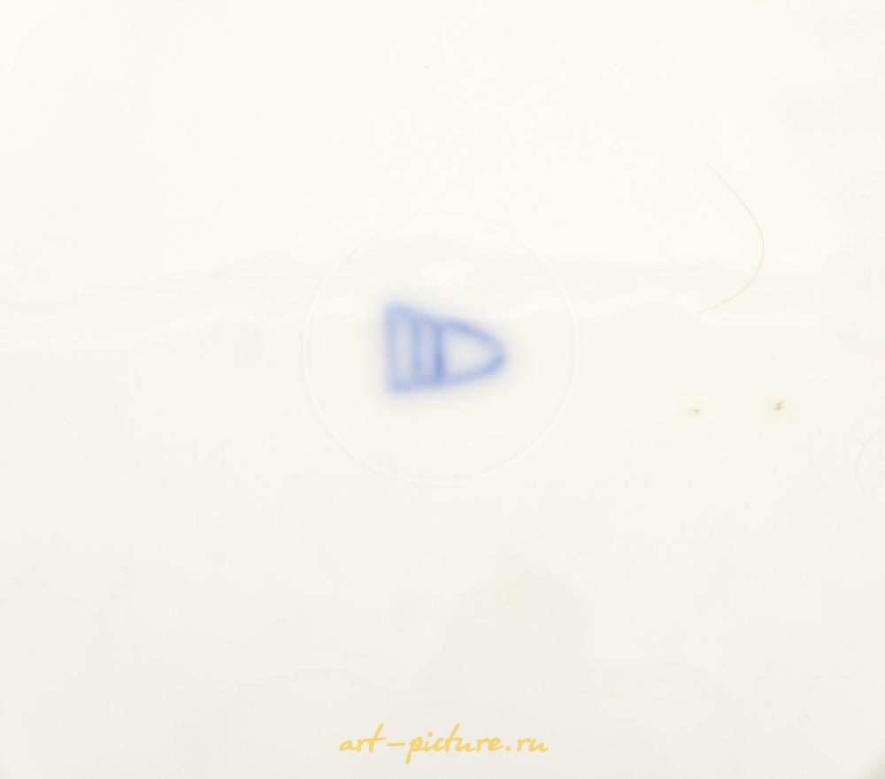 维也纳皇家瓷器 , 皇家维也纳公主肖像镀金柜子盘