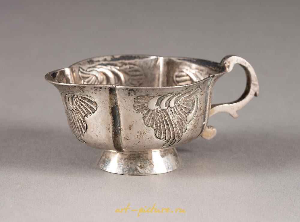 Russian silver , TSCHARKA WITH HANDLE