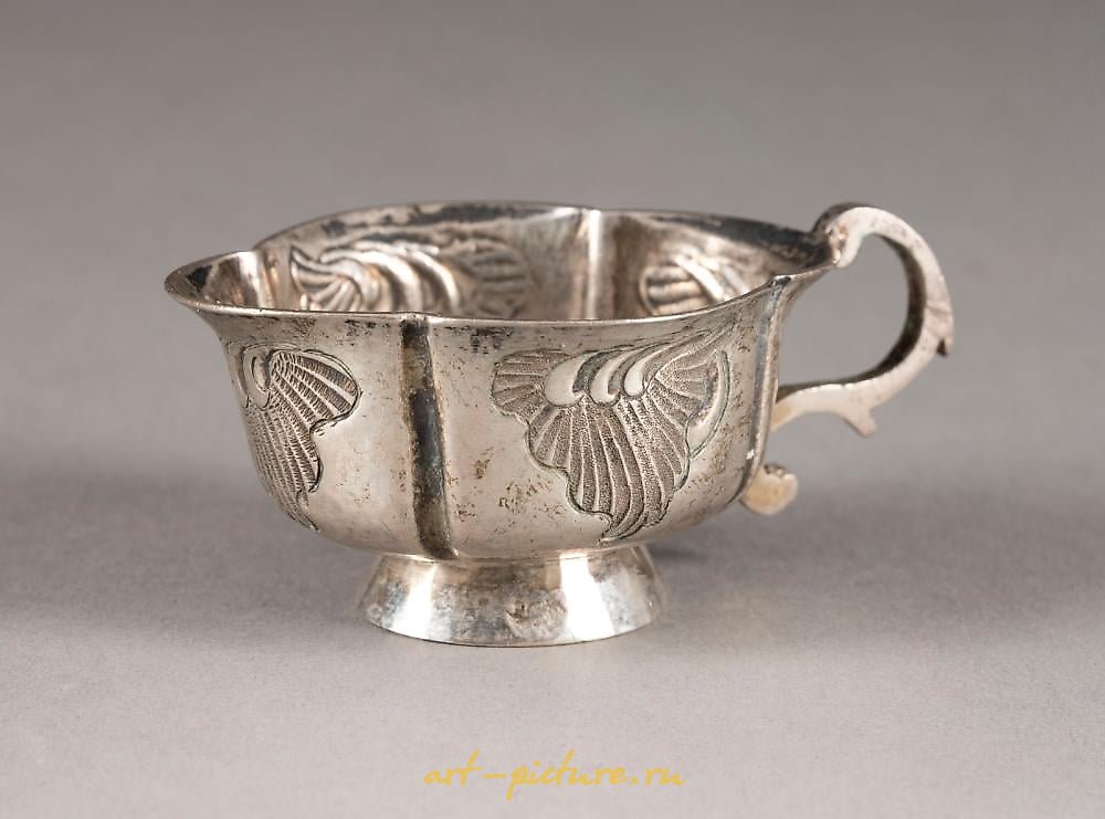 Russian silver , TSCHARKA WITH HANDLE