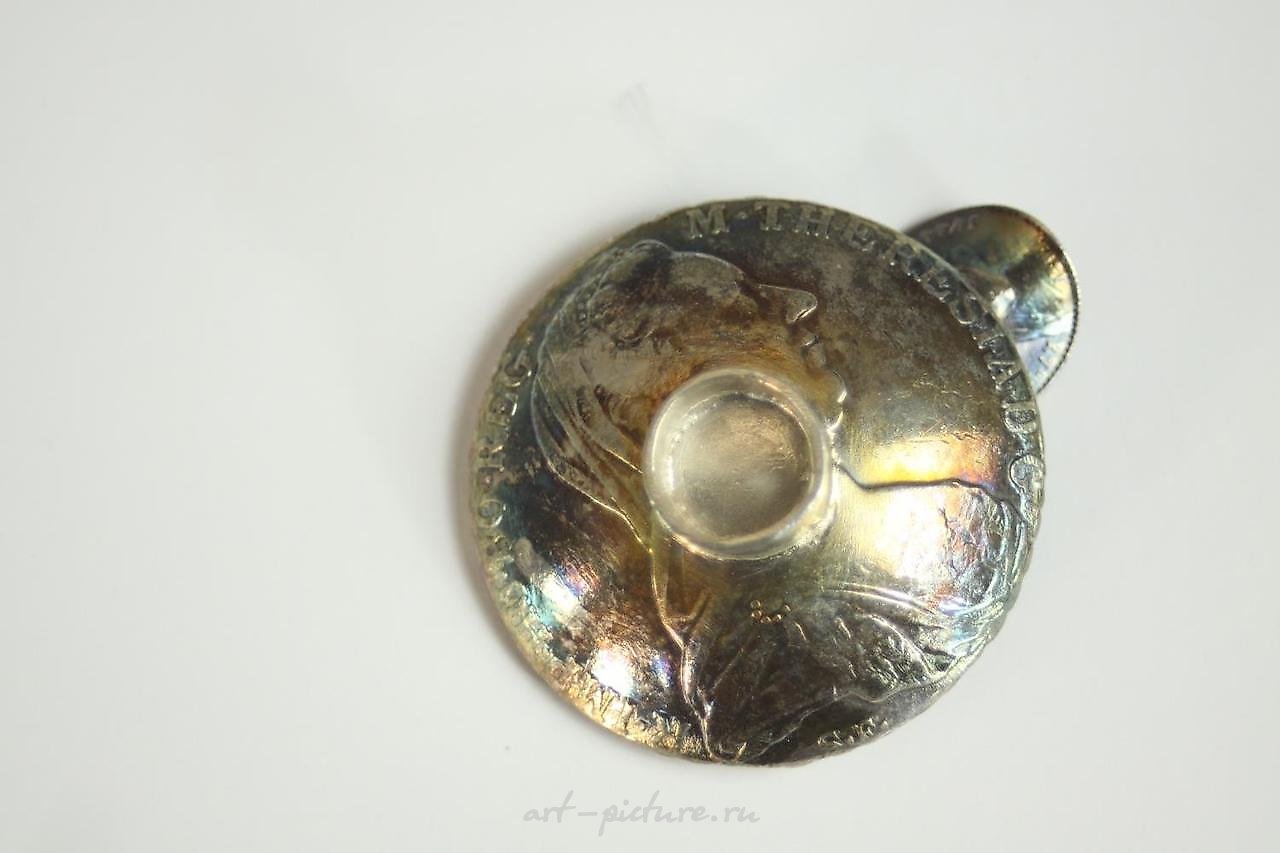 俄罗斯银 , 两个银制的十字架吊坠