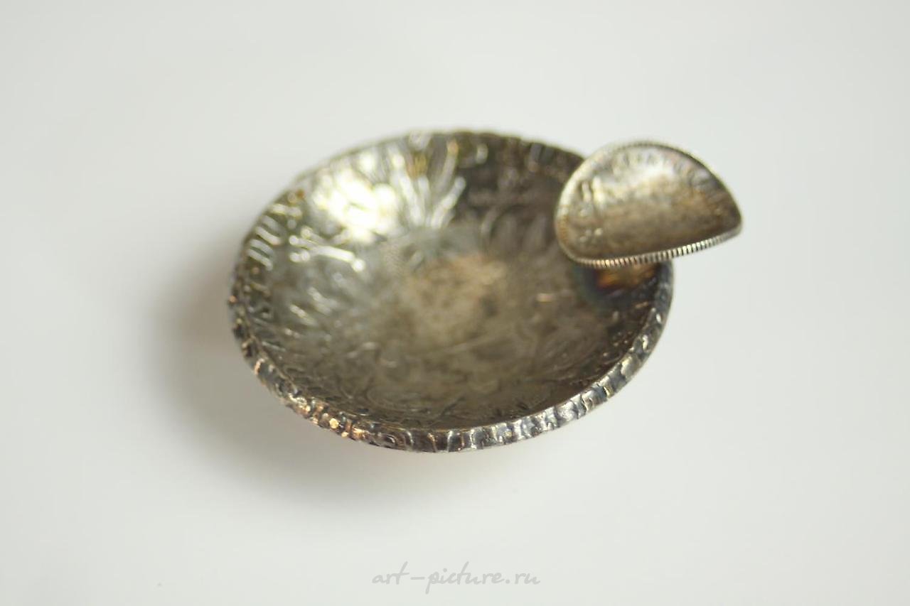 俄罗斯银 , 两个银制的十字架吊坠