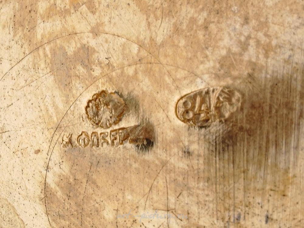 俄罗斯银 , 镀金银制盒子和隔板珐琅盖子