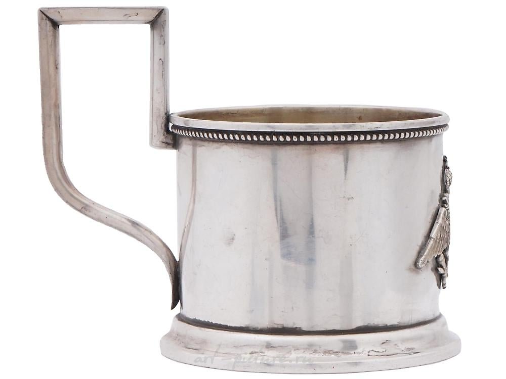 俄罗斯银 , 俄罗斯银制的帝国风格银杯，银品位为88。