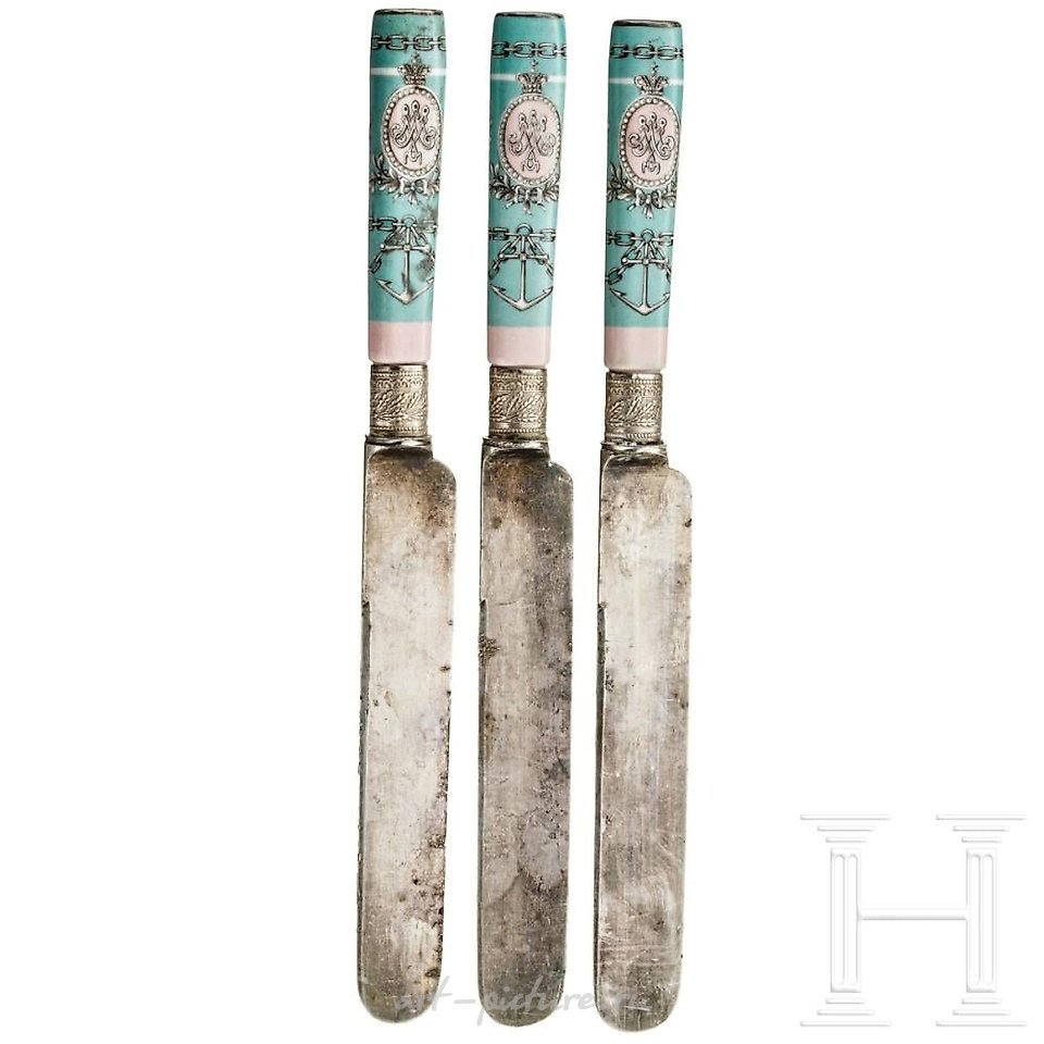 俄罗斯银 , 三把俄罗斯刀，银质瓷柄。