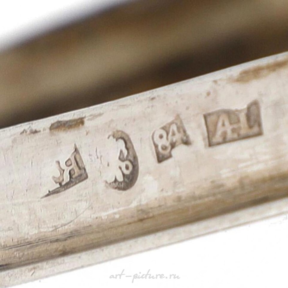 俄罗斯银 , 镀金的银糖盒，带盖子