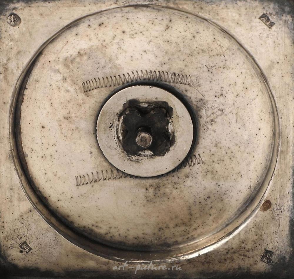 俄罗斯银 , 镀金的银糖盒，带盖子