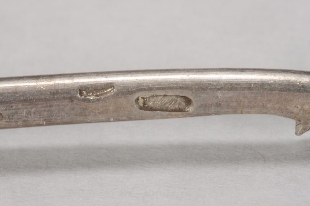 俄罗斯银 , 三个银制的俄罗斯勺子。