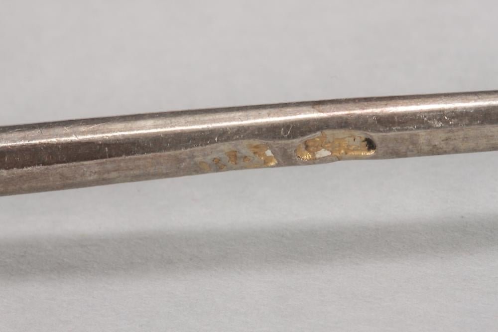 俄罗斯银 , 三个银制的俄罗斯勺子。