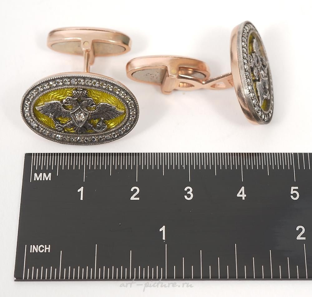 Русское серебро , Пара винтажных овальных запонок в императорском русском стиле