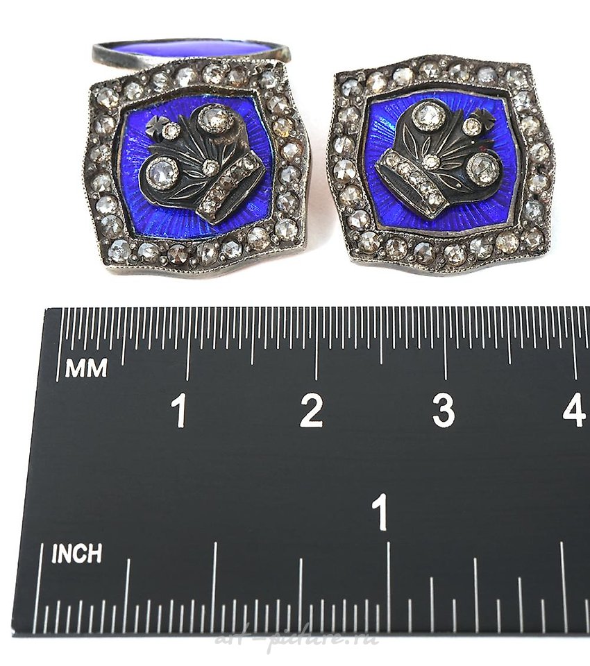 俄罗斯银 , 一对俄罗斯帝国风格的复古袖扣