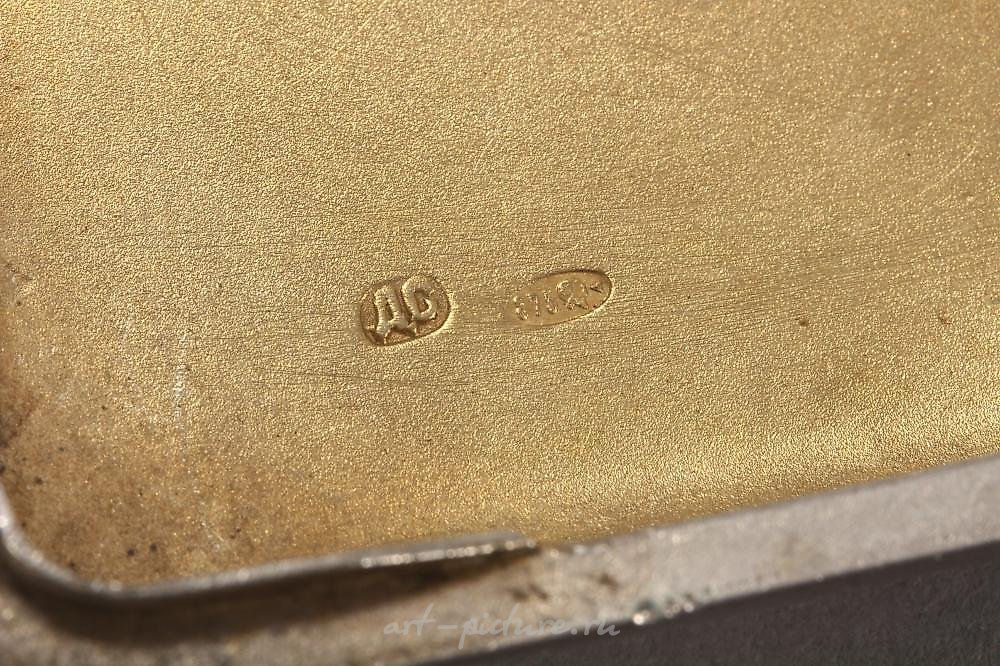 Русское серебро , Русский серебряный сигаретный кейс.