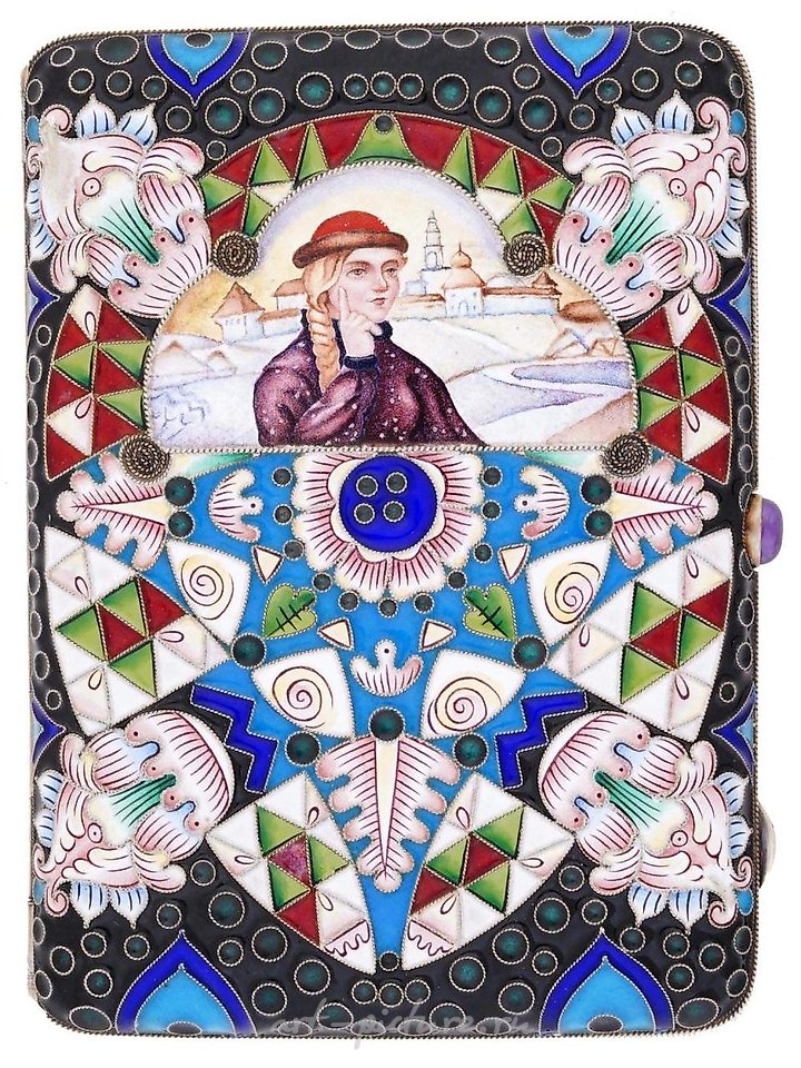 俄罗斯银 , 俄罗斯银制烟斗盒，带有可翻盖的盖子。