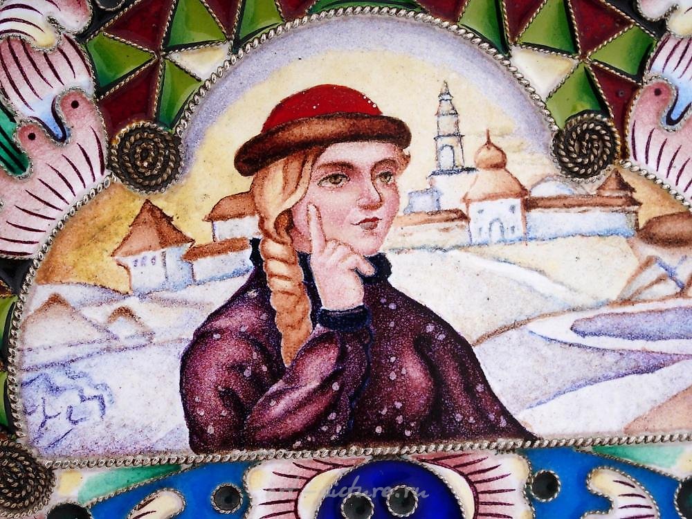 俄罗斯银 , 俄罗斯银制烟斗盒，带有可翻盖的盖子。