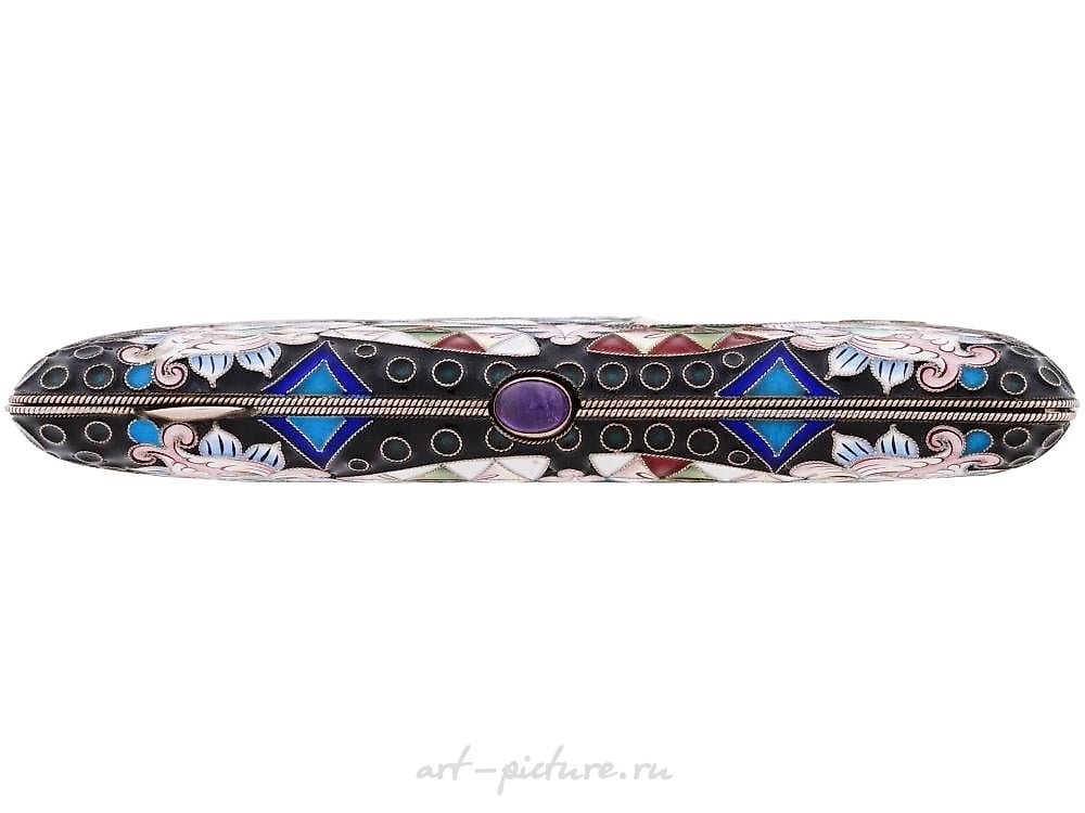 俄罗斯银 , 俄罗斯银制烟斗盒，带有可翻盖的盖子。