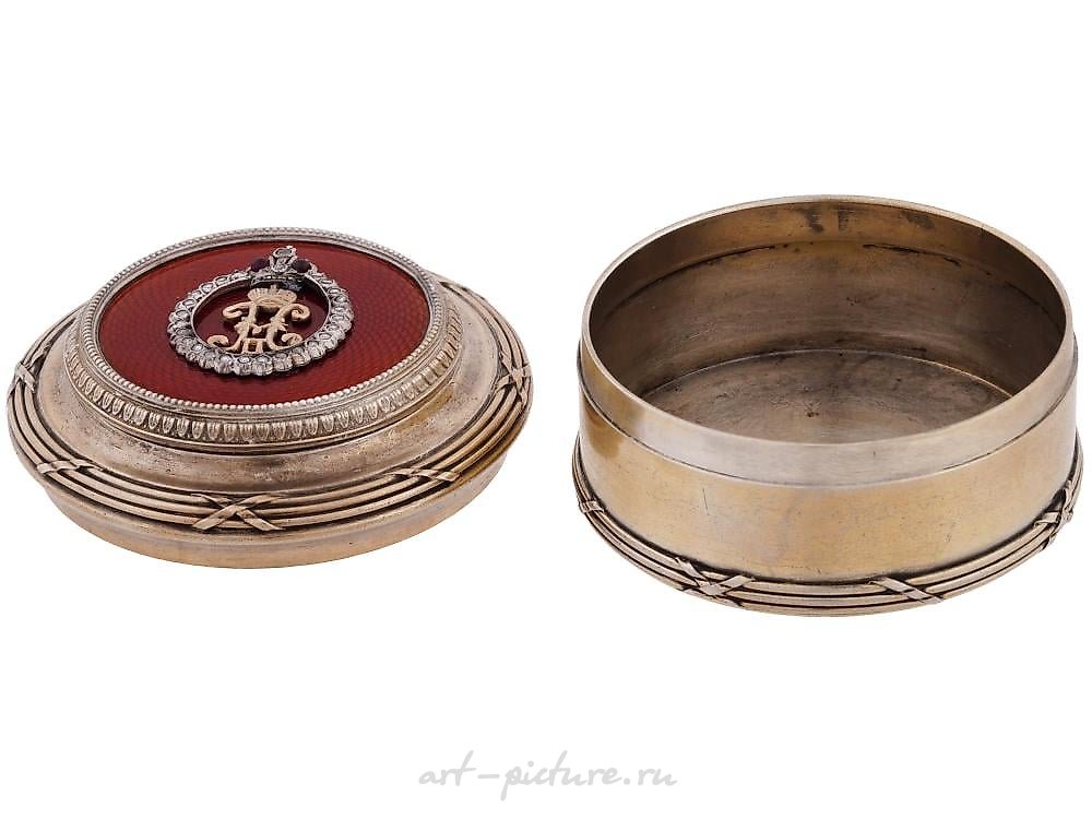 俄罗斯银 , 俄罗斯银质珐琅宝盒，镶有珍贵宝石。