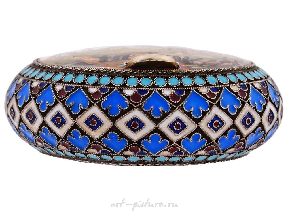 俄罗斯银 , 俄罗斯银制盒子或药盒，带有环形盖子。