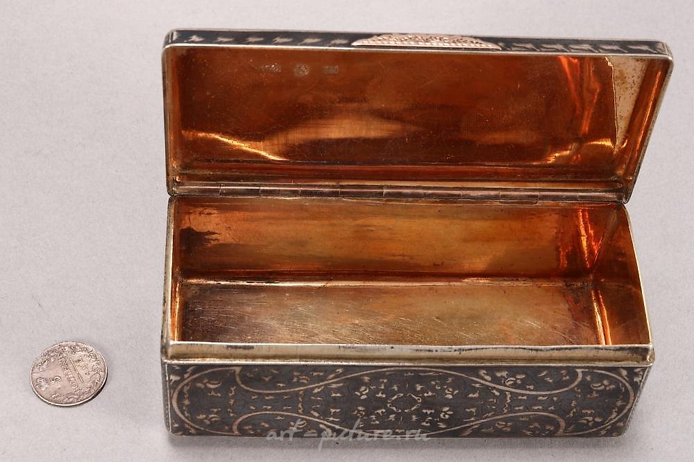 Русское серебро , Русская серебряная табакерка 19 века с чернью