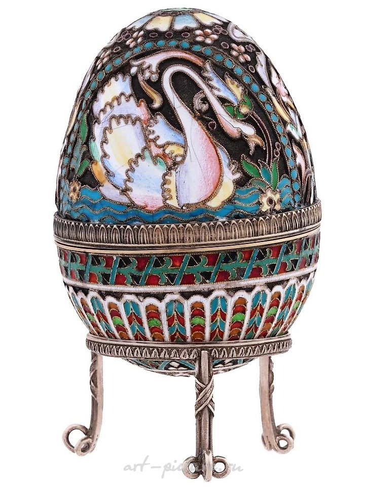 Русское серебро , Серебряная шкатулка в форме пасхального яйца