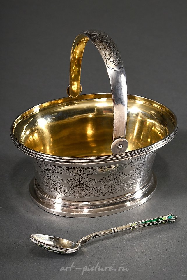 俄罗斯银 , 椭圆形俄罗斯糖果篮