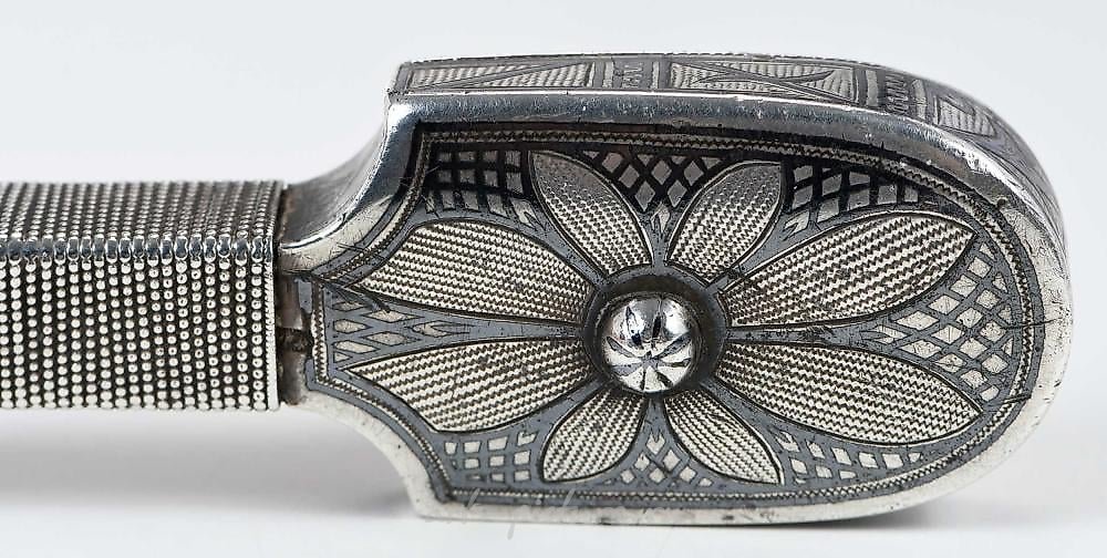 俄罗斯银 , 带鞘的匕首