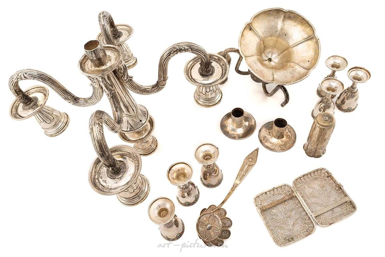 俄罗斯银 , 六个镶有蓝宝石边框的杯子