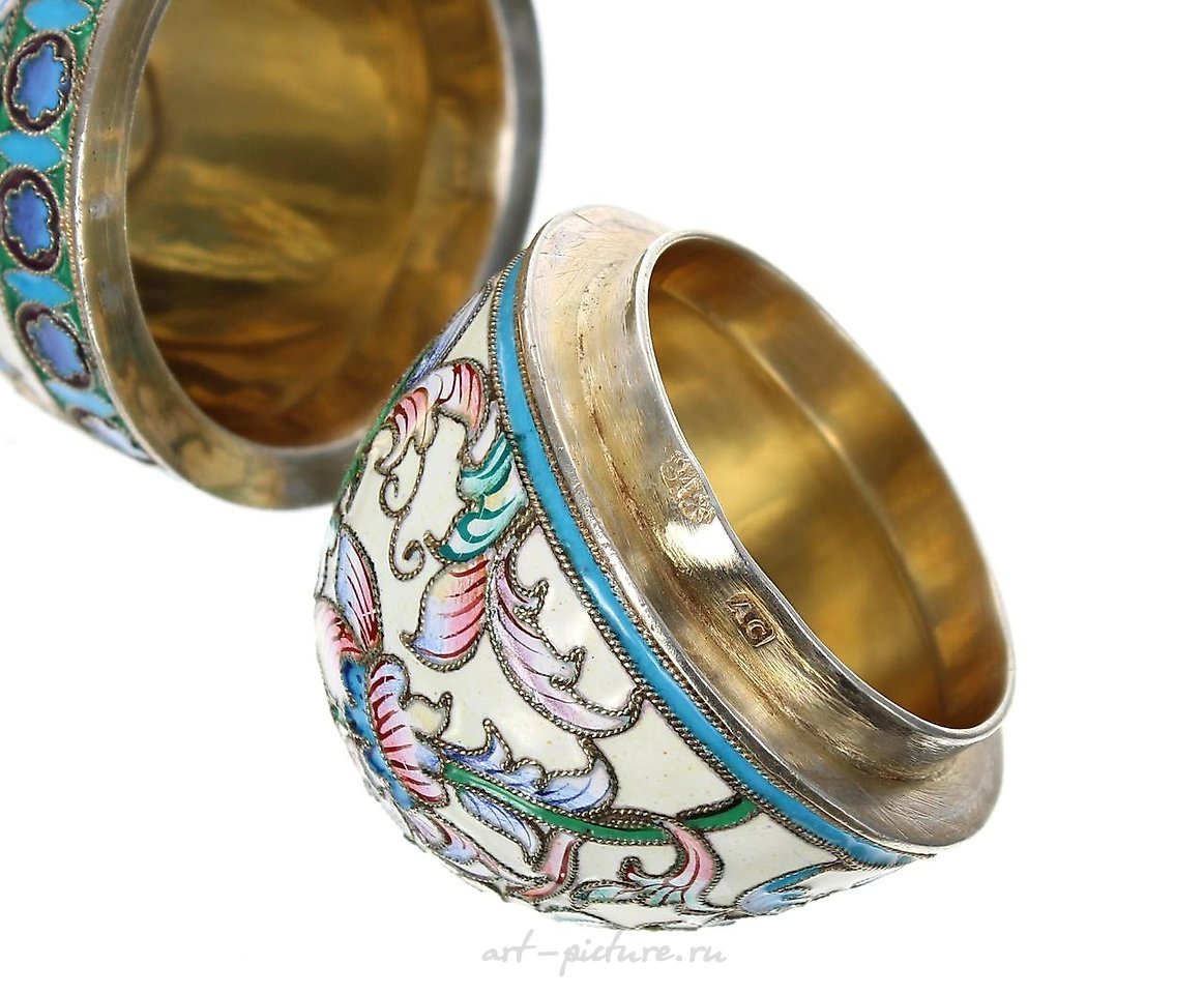 Русское серебро , Яйцо из русского серебра и перегородчатой эмали