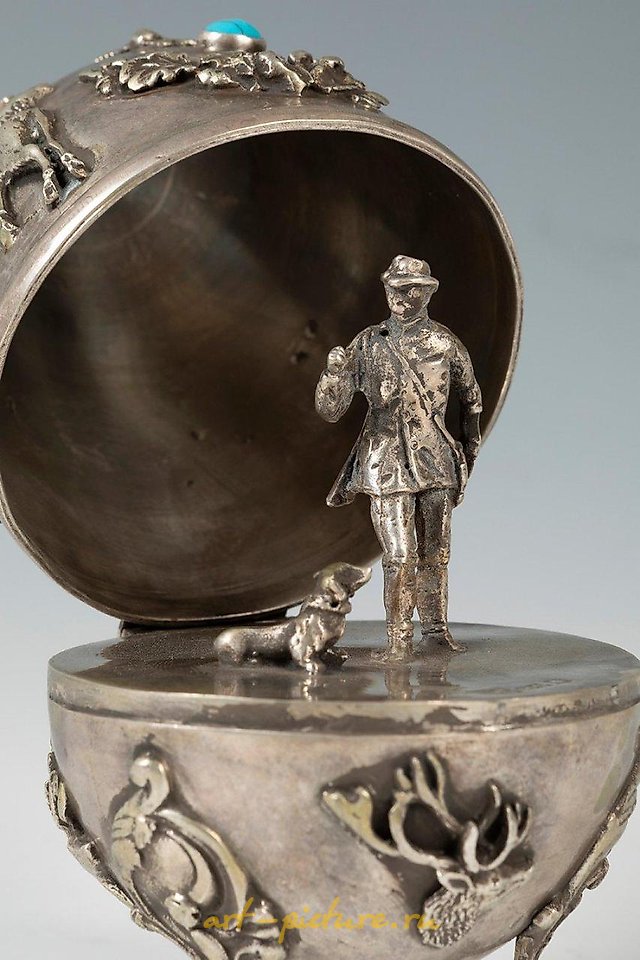 俄罗斯银 , 装饰性蛋。圣彼得堡，19世纪。